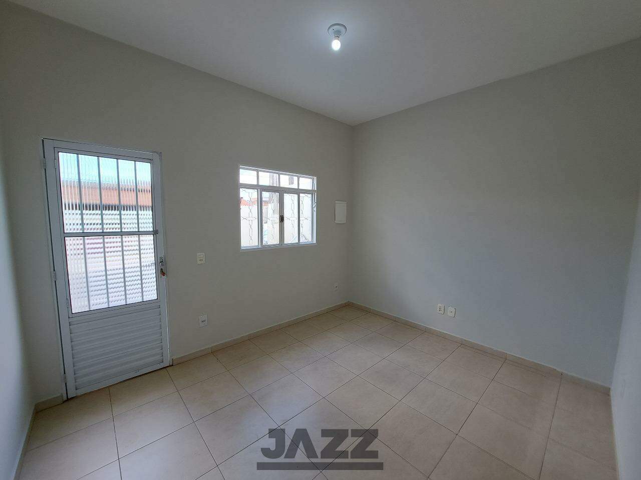 Casa à venda com 2 quartos, 65m² - Foto 1