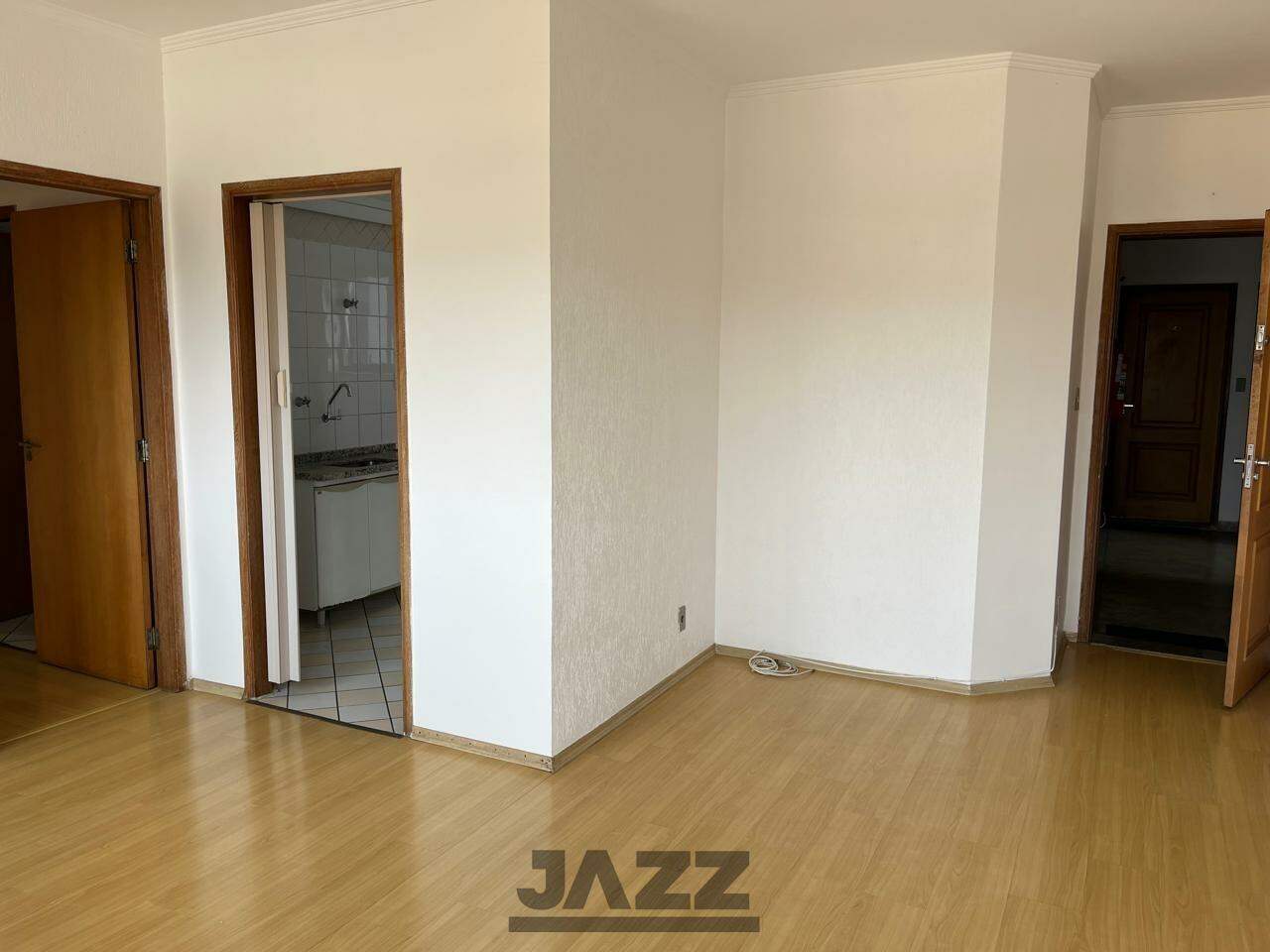 Apartamento à venda com 2 quartos, 68m² - Foto 4