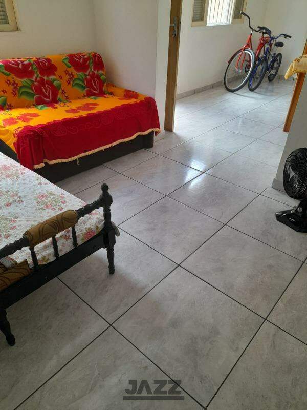 Casa à venda com 1 quarto, 120m² - Foto 2