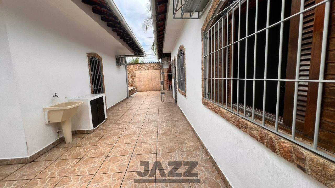 Casa à venda com 3 quartos, 252m² - Foto 9