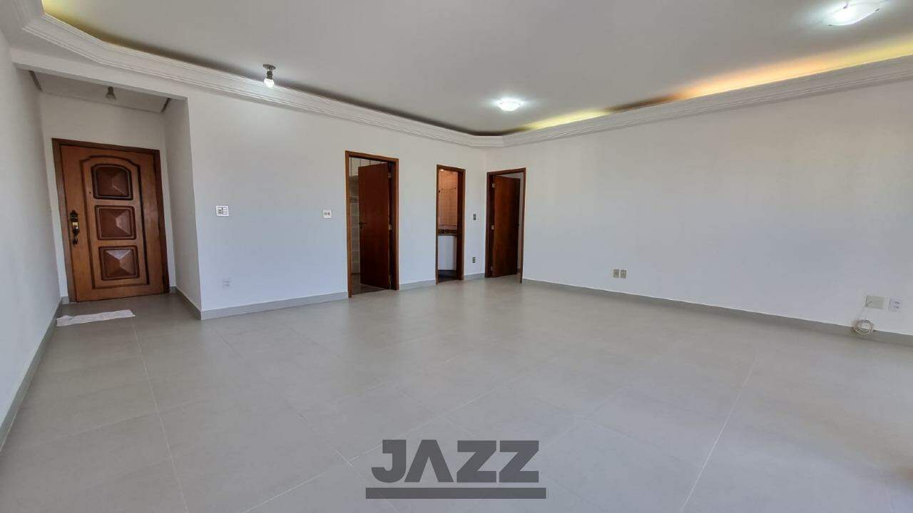 Apartamento à venda com 4 quartos, 150m² - Foto 2