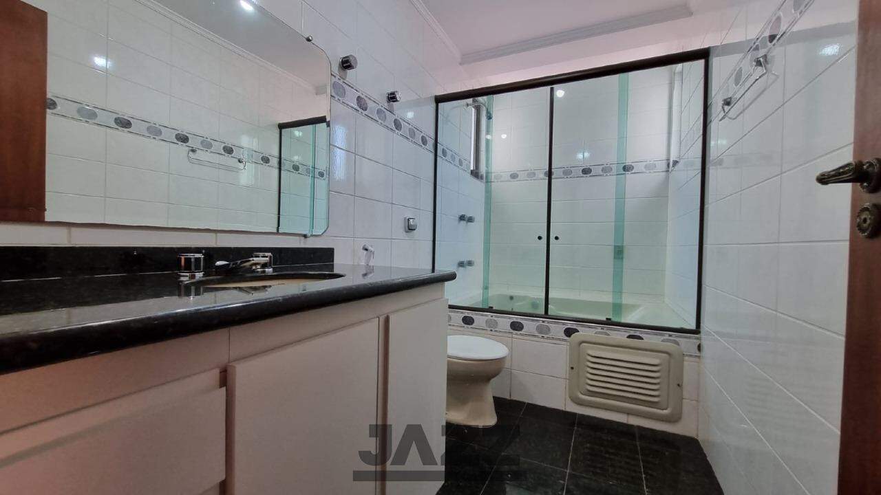 Apartamento para alugar com 4 quartos, 150m² - Foto 49