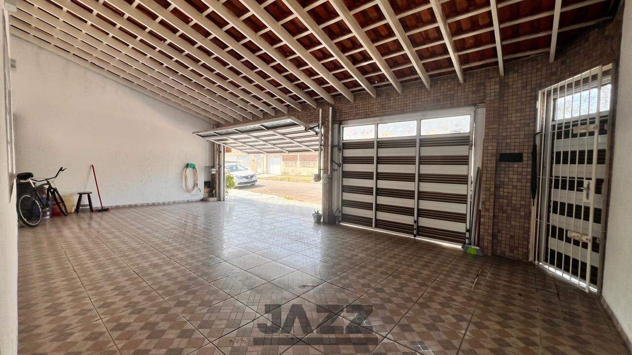 Casa à venda com 3 quartos, 130m² - Foto 2