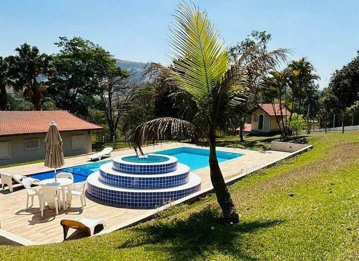 Casa de Condomínio à venda com 4 quartos, 500m² - Foto 1