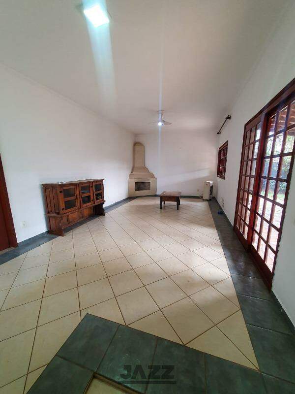 Casa para alugar com 4 quartos, 200m² - Foto 13