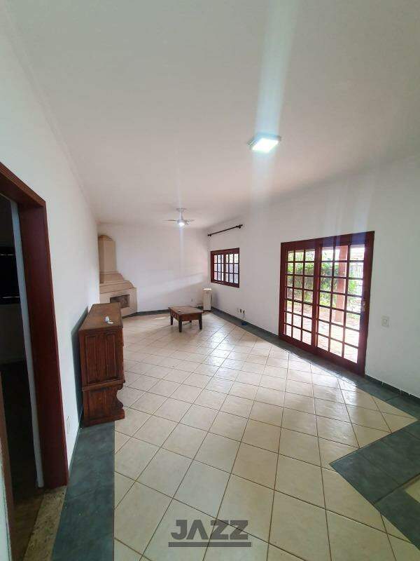 Casa para alugar com 4 quartos, 200m² - Foto 31