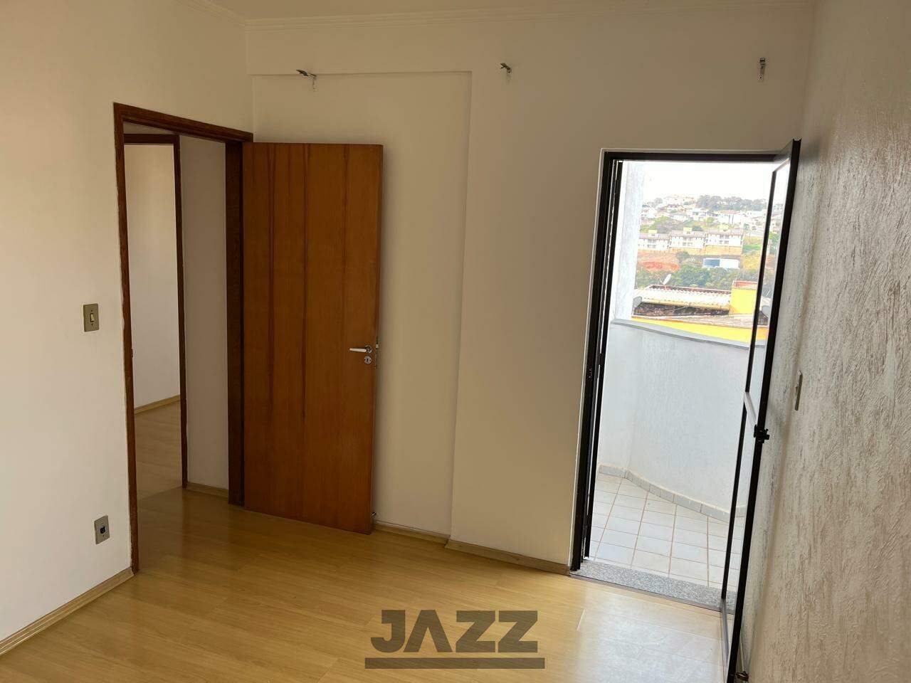 Apartamento à venda com 2 quartos, 69m² - Foto 4