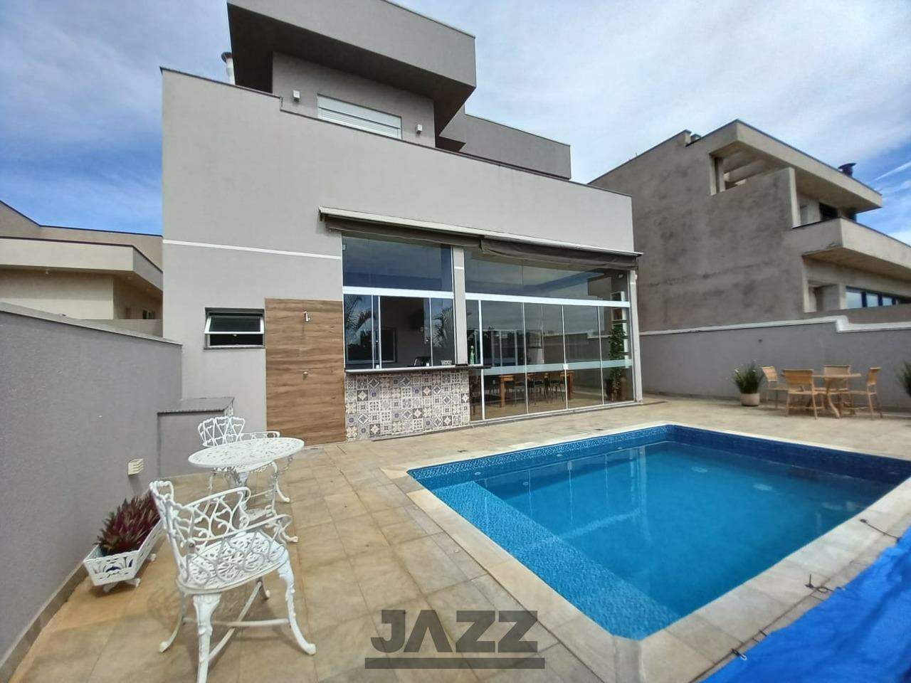 Casa de Condomínio à venda, 260m² - Foto 2