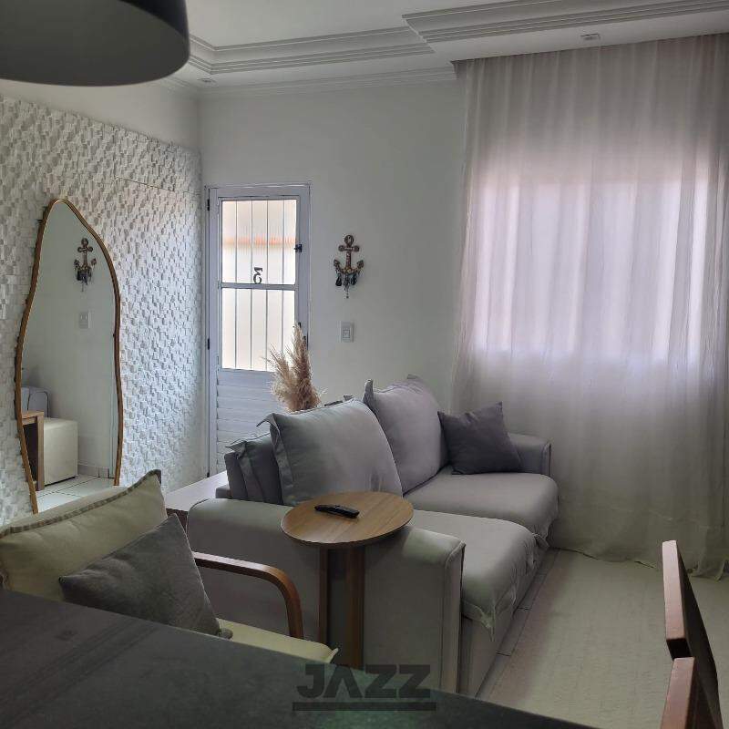 Casa à venda com 2 quartos, 1m² - Foto 1