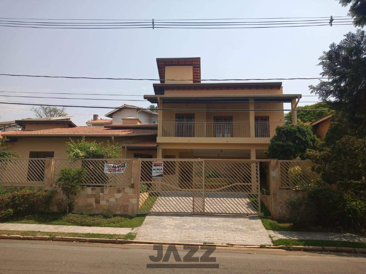 Casa de Condomínio para alugar com 4 quartos, 291m² - Foto 1