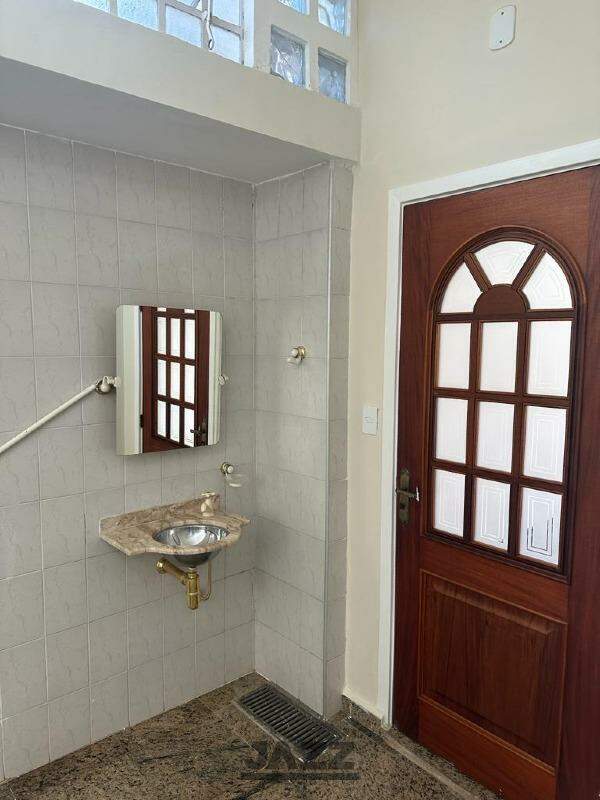 Casa à venda com 3 quartos, 300m² - Foto 24