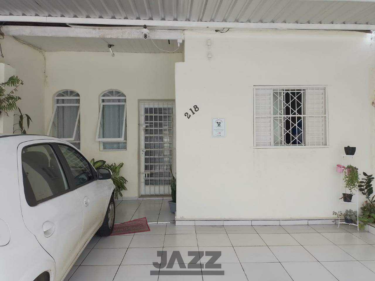 Casa à venda com 2 quartos, 61m² - Foto 1