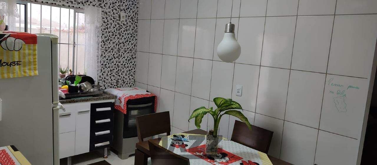 Casa à venda com 2 quartos, 72m² - Foto 3