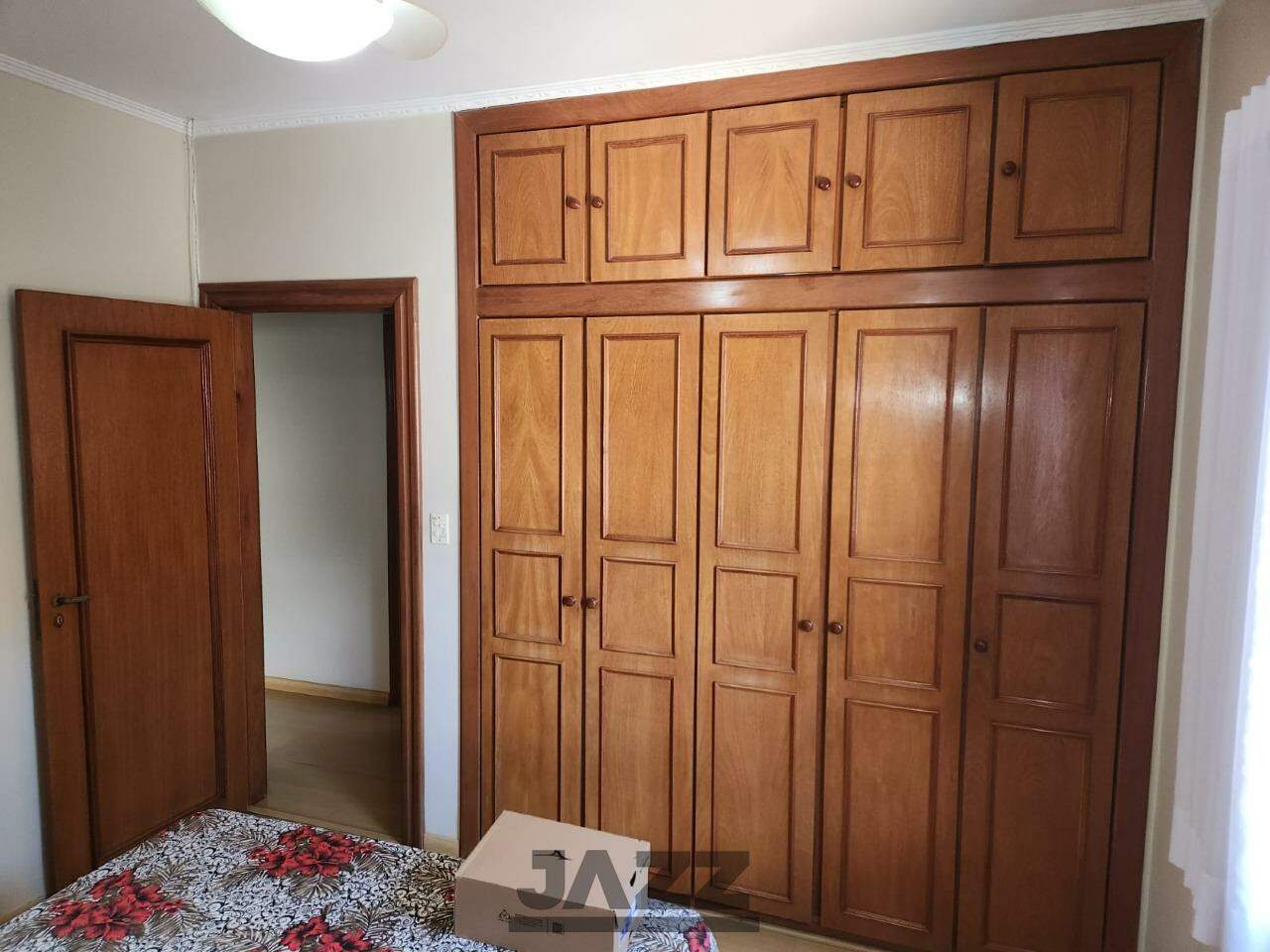 Casa à venda com 3 quartos, 227m² - Foto 10