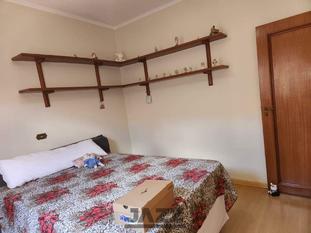 Casa à venda com 3 quartos, 227m² - Foto 8