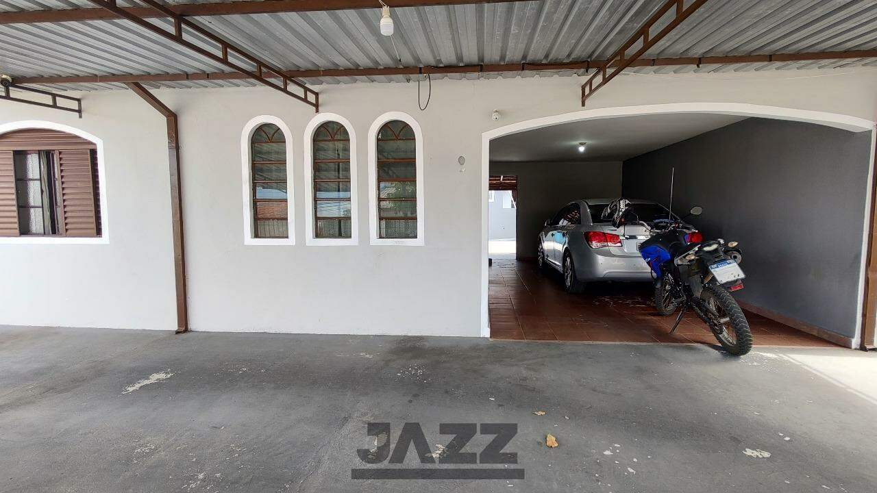 Casa à venda com 3 quartos, 139m² - Foto 2