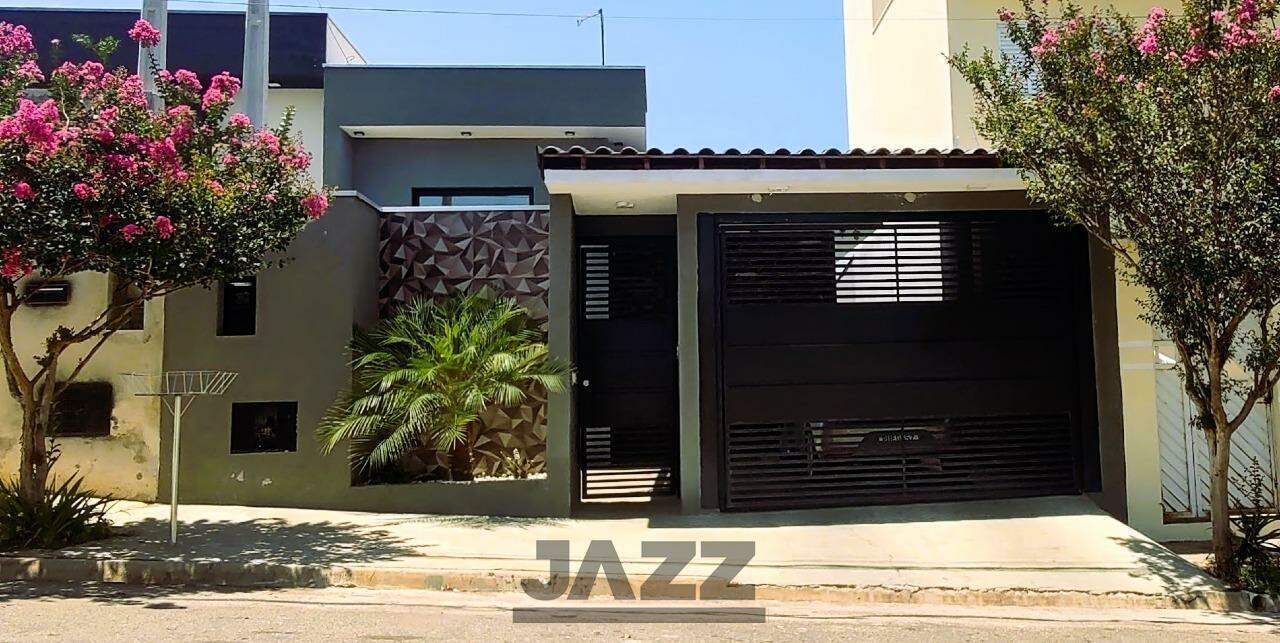 Casa à venda com 3 quartos, 115m² - Foto 1