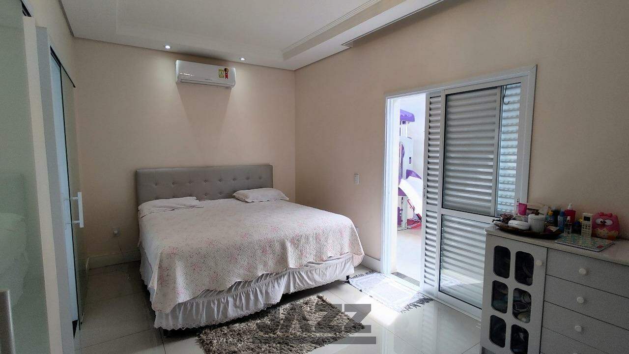 Casa à venda com 3 quartos, 200m² - Foto 18