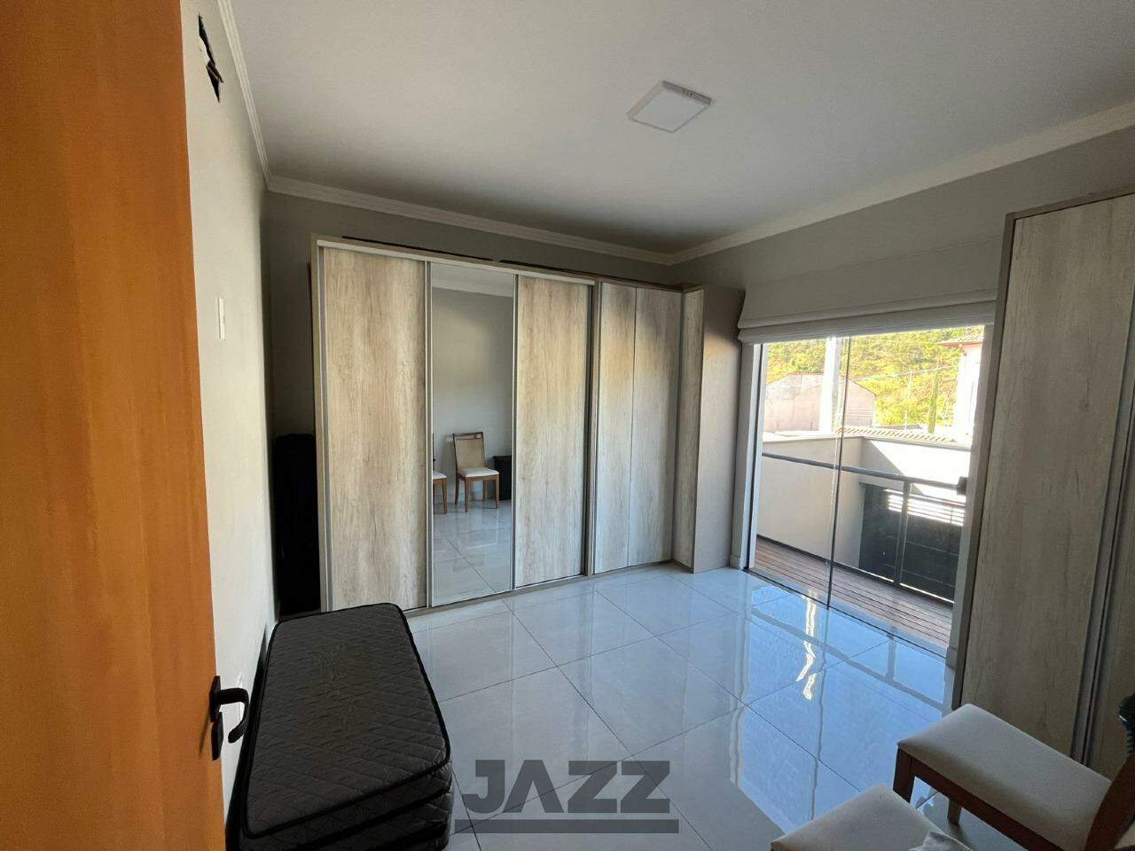 Casa à venda com 2 quartos, 240m² - Foto 7