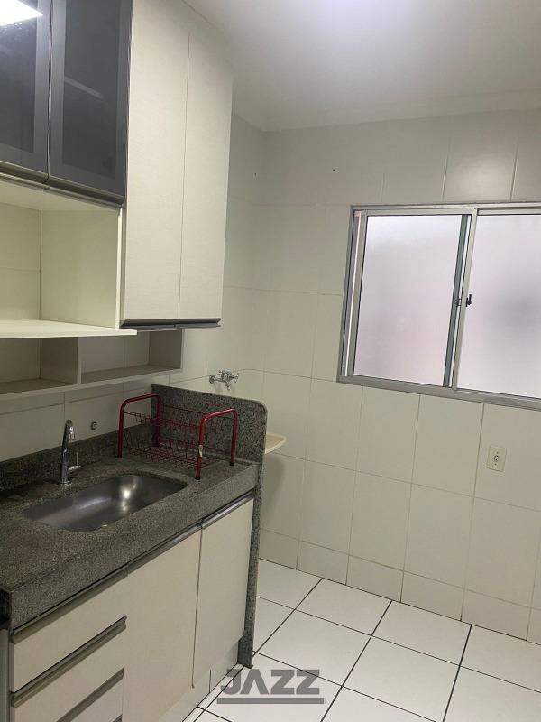 Apartamento à venda com 2 quartos, 45m² - Foto 2