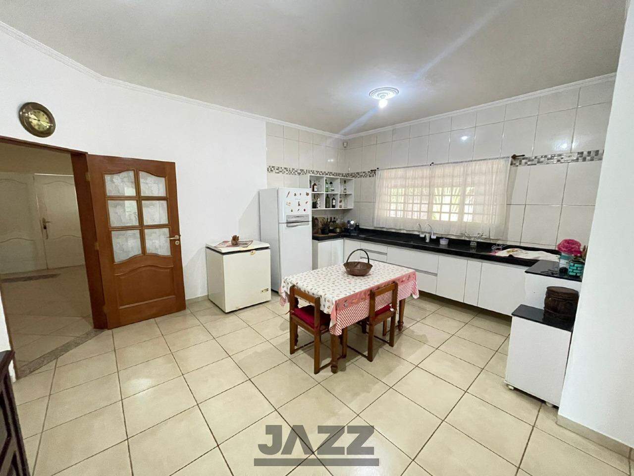 Fazenda à venda com 5 quartos, 540m² - Foto 2