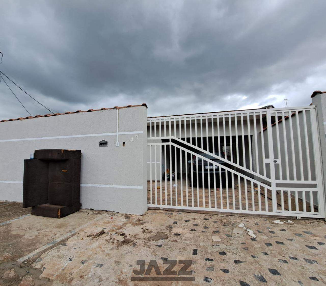 Casa à venda com 3 quartos, 163m² - Foto 1