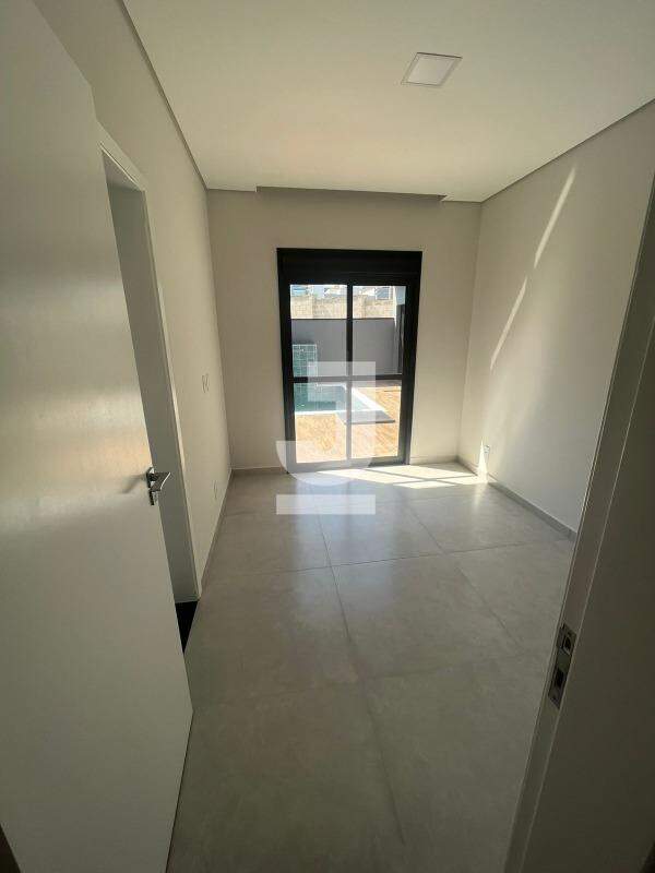 Casa para alugar com 3 quartos, 188m² - Foto 11