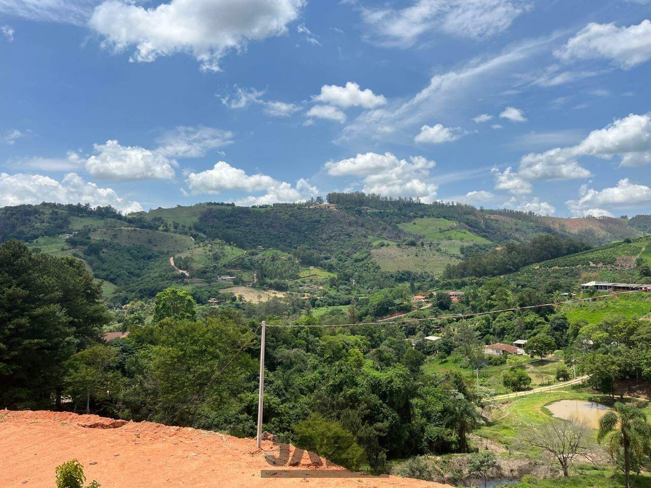 Fazenda à venda com 1 quarto, 40m² - Foto 1