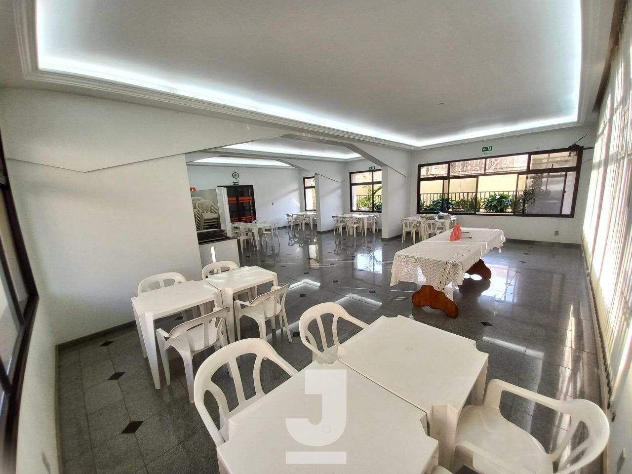 Apartamento para alugar com 2 quartos, 93m² - Foto 32