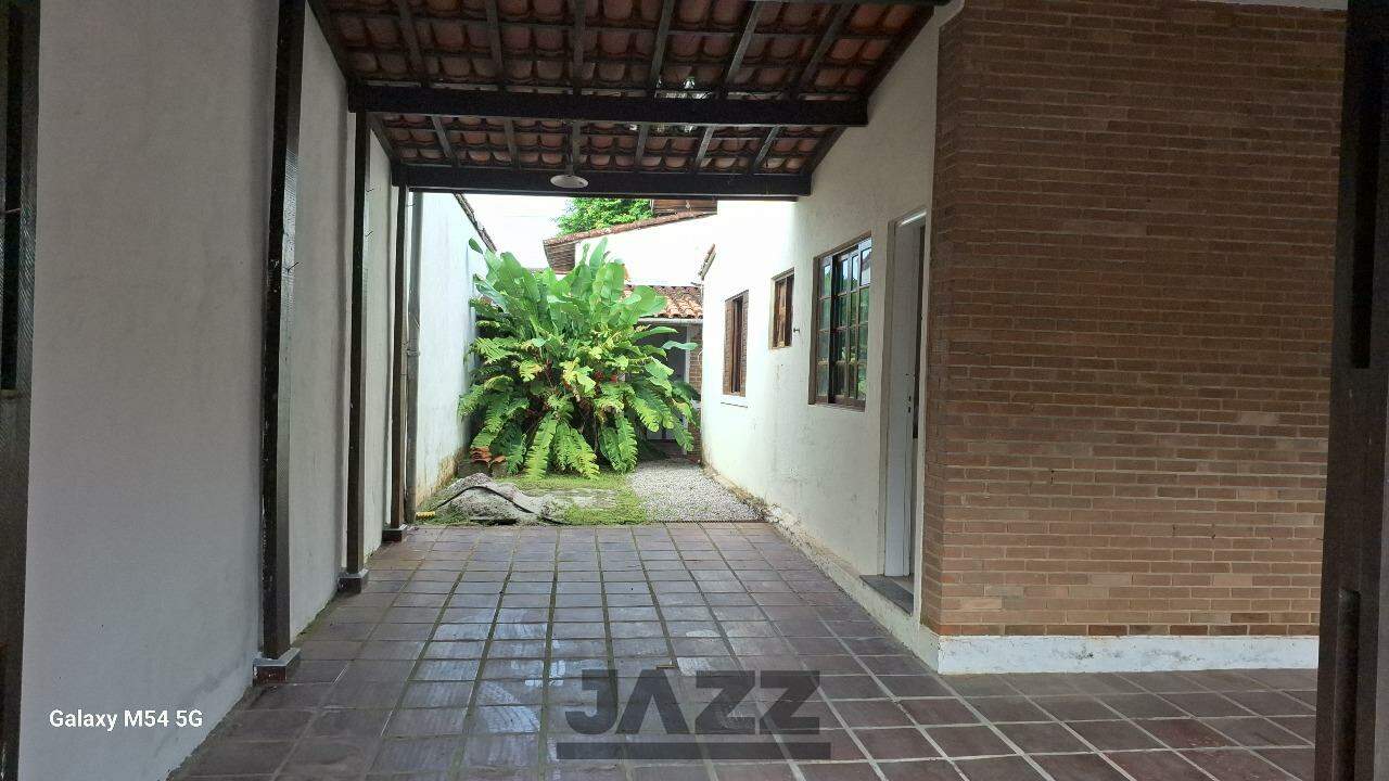 Casa à venda com 3 quartos, 250m² - Foto 30