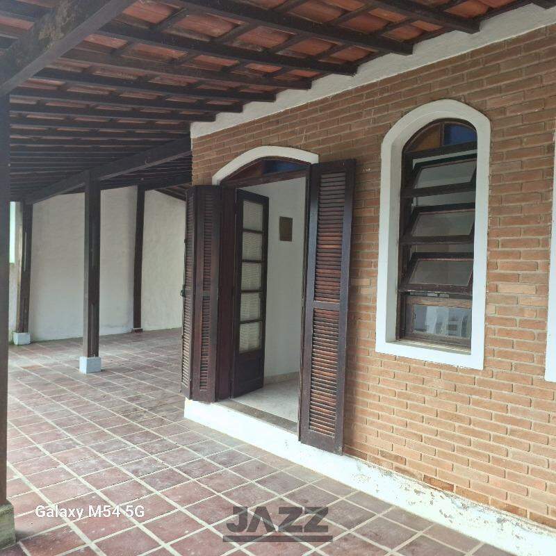 Casa à venda com 3 quartos, 250m² - Foto 3