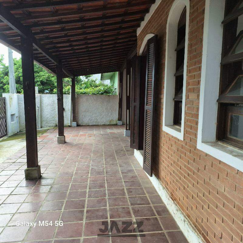 Casa à venda com 3 quartos, 250m² - Foto 4