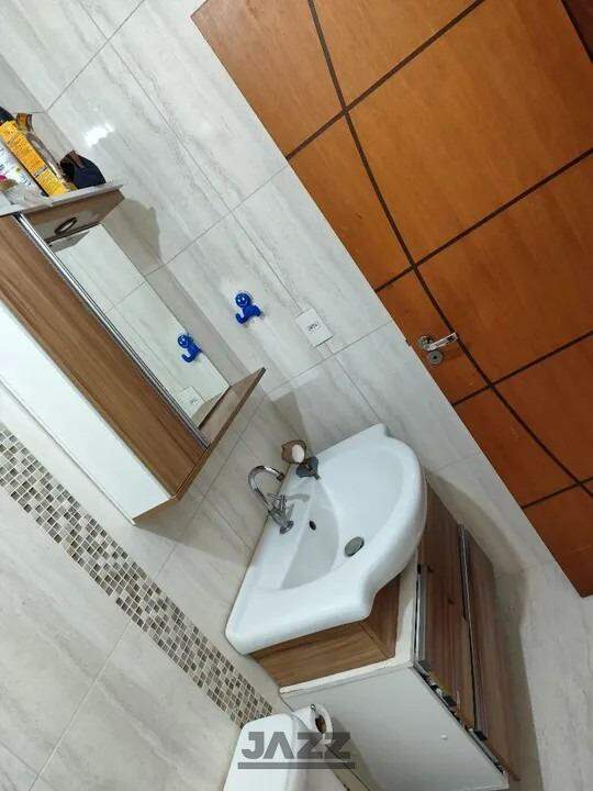 Casa à venda com 5 quartos, 200m² - Foto 15