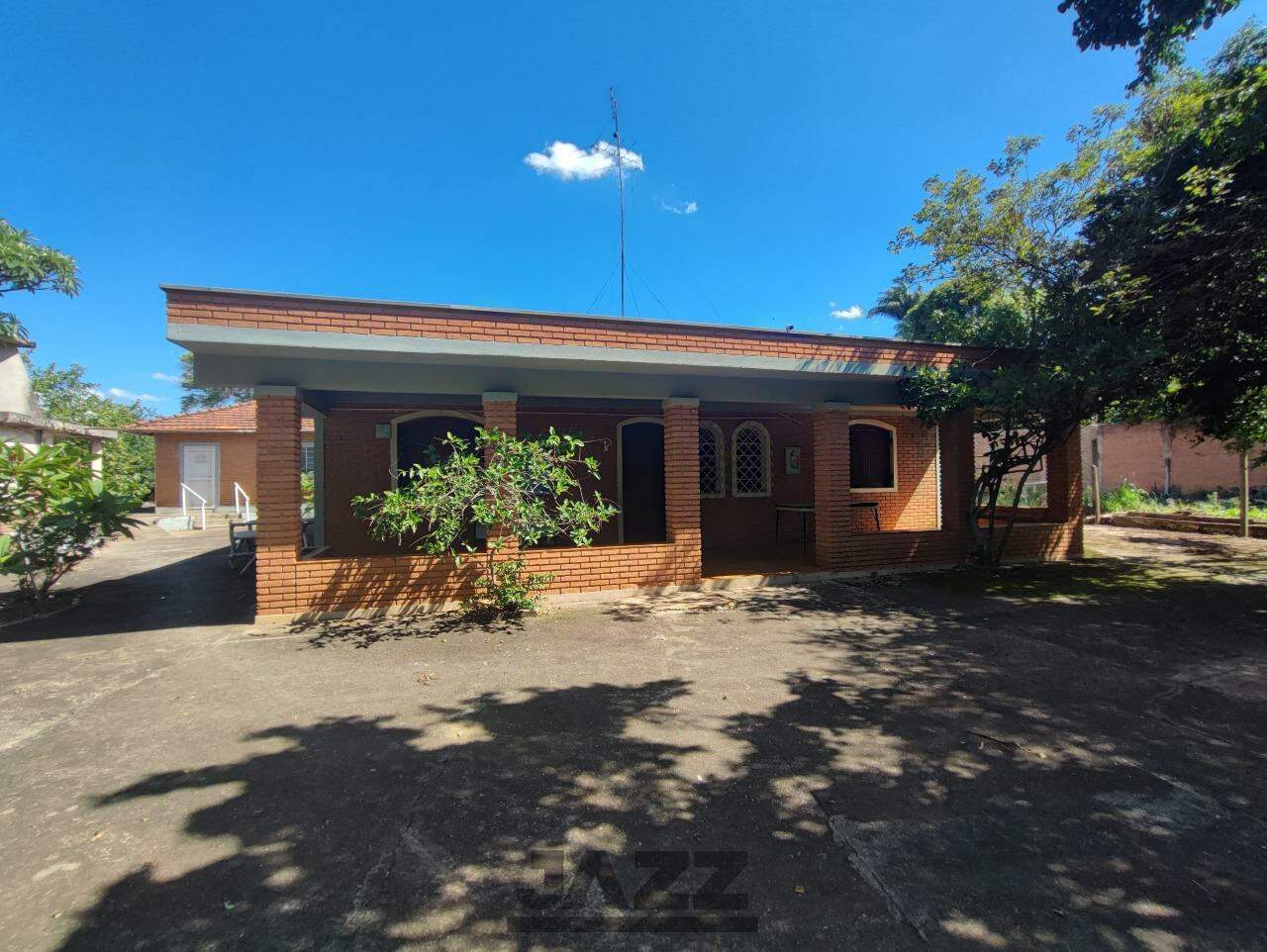 Fazenda à venda com 3 quartos, 250m² - Foto 1