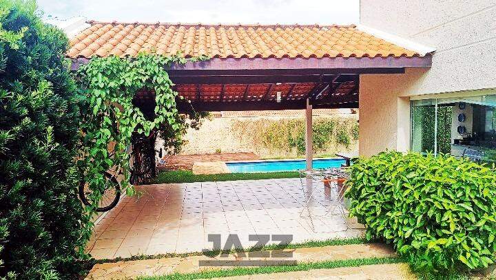 Casa de Condomínio à venda com 3 quartos, 234m² - Foto 4