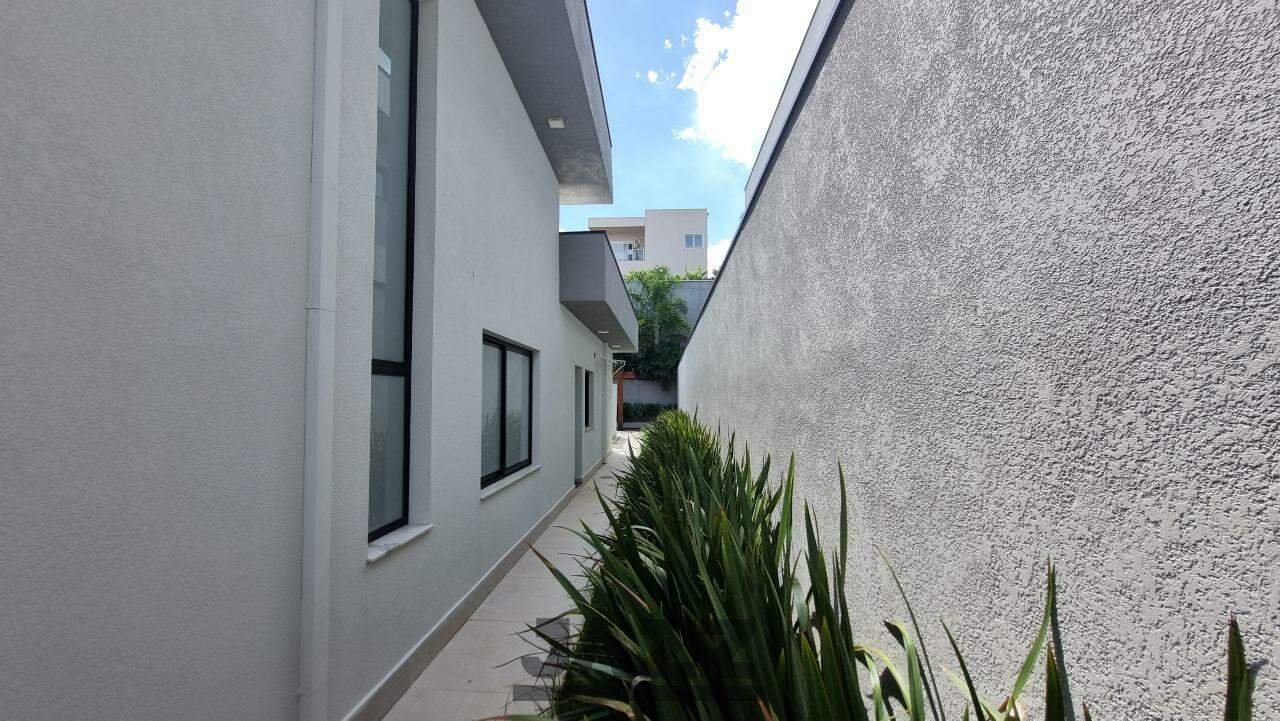 Casa de Condomínio para alugar com 4 quartos, 320m² - Foto 42