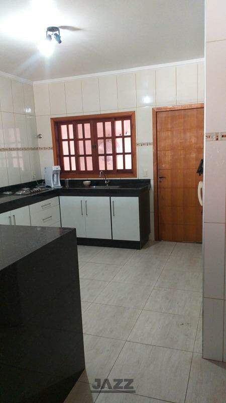 Casa à venda com 3 quartos, 200m² - Foto 4