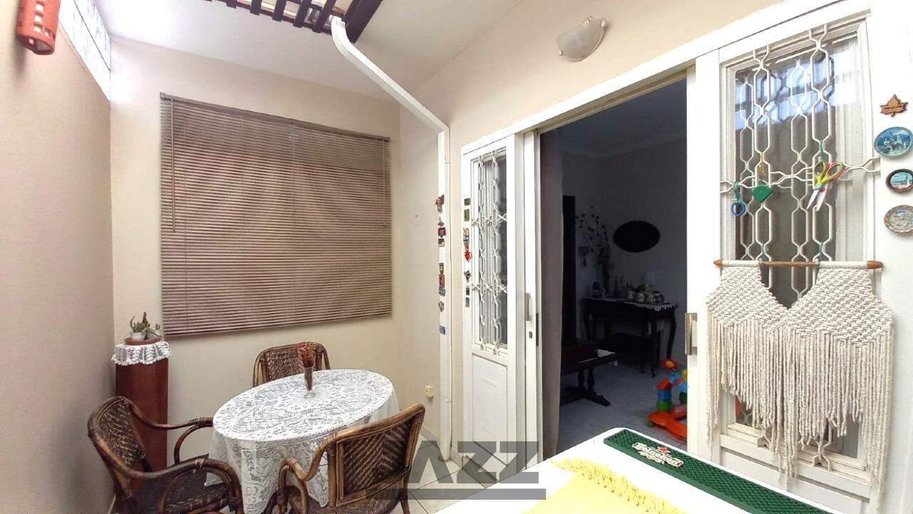 Casa à venda com 3 quartos, 138m² - Foto 8