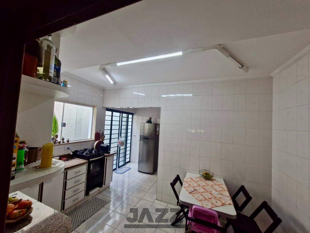 Casa à venda com 3 quartos, 139m² - Foto 4