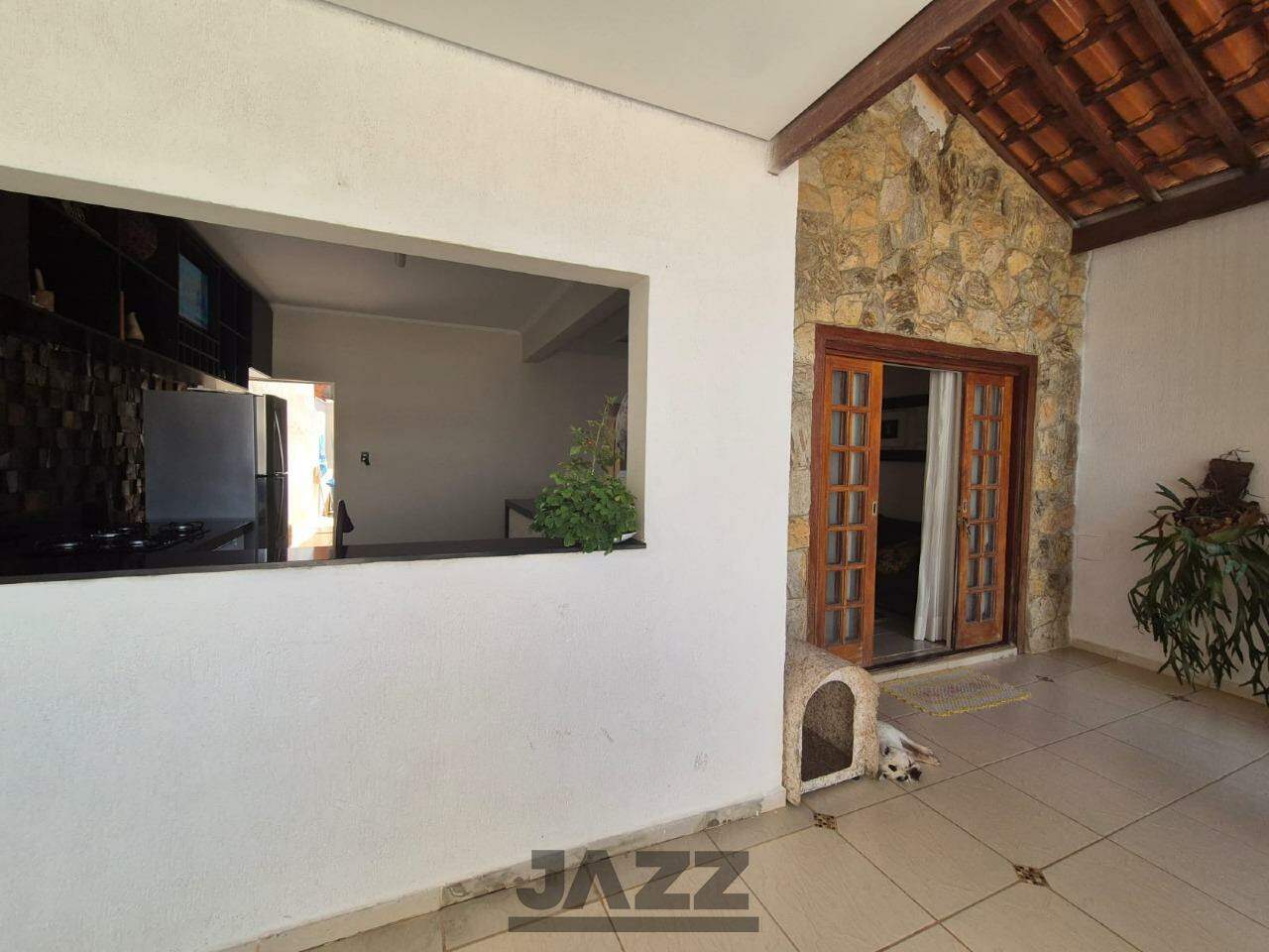 Casa à venda com 2 quartos, 100m² - Foto 1