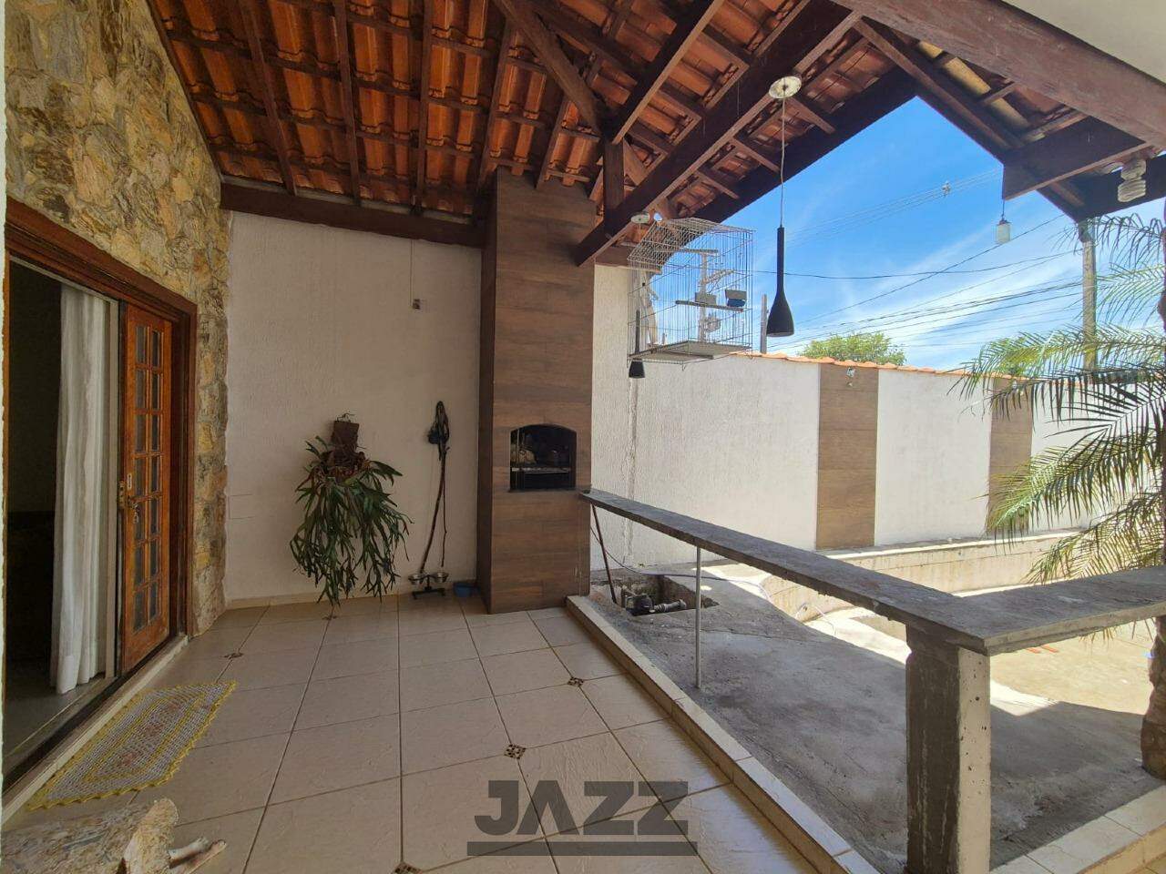 Casa à venda com 2 quartos, 100m² - Foto 2