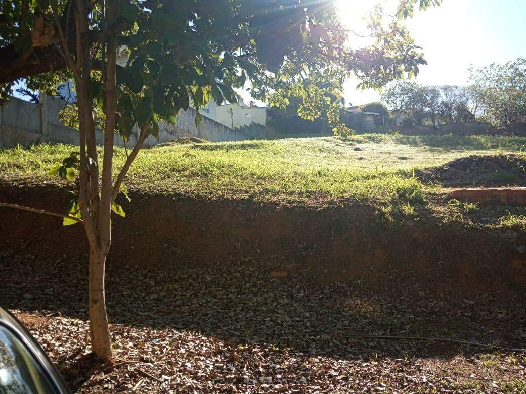 Terreno à venda, 600m² - Foto 1