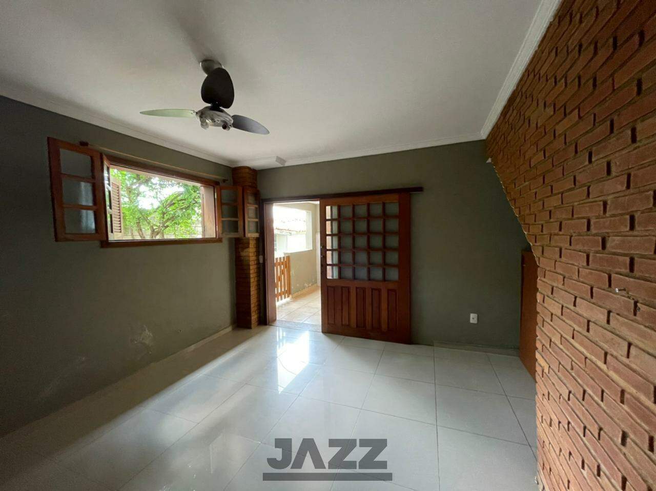 Casa de Condomínio à venda com 3 quartos, 197m² - Foto 2