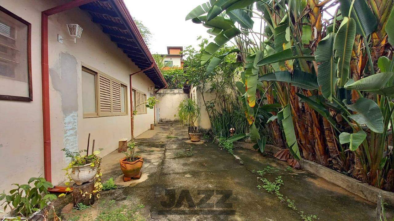 Casa à venda com 3 quartos, 252m² - Foto 27