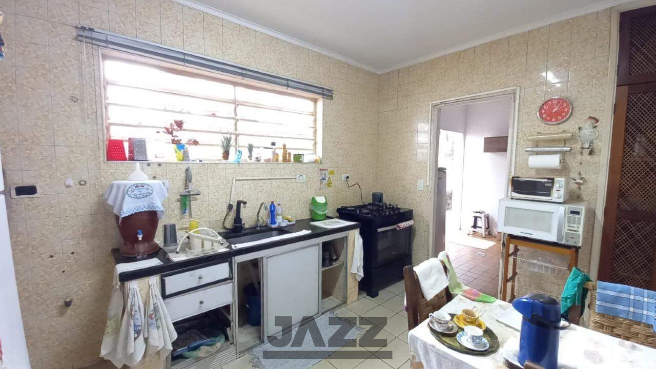 Casa à venda com 3 quartos, 252m² - Foto 15