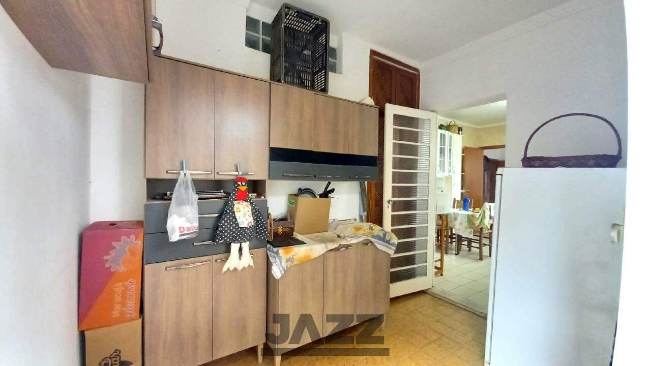 Casa à venda com 3 quartos, 252m² - Foto 18