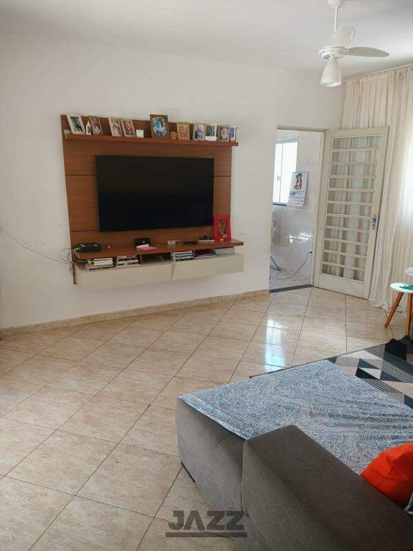 Casa à venda com 5 quartos, 110m² - Foto 1