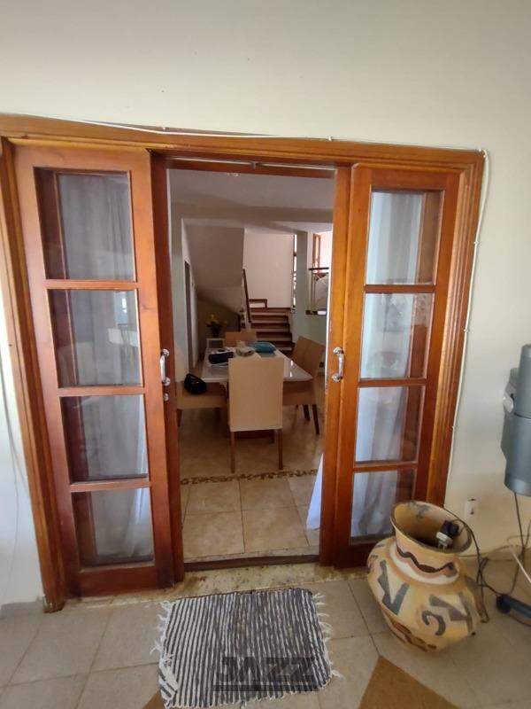 Casa de Condomínio à venda com 3 quartos, 335m² - Foto 5