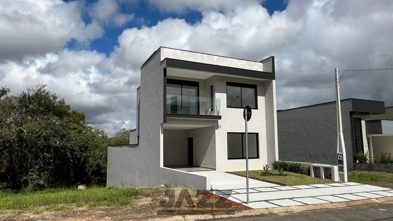 Casa de Condomínio à venda com 3 quartos, 224m² - Foto 2