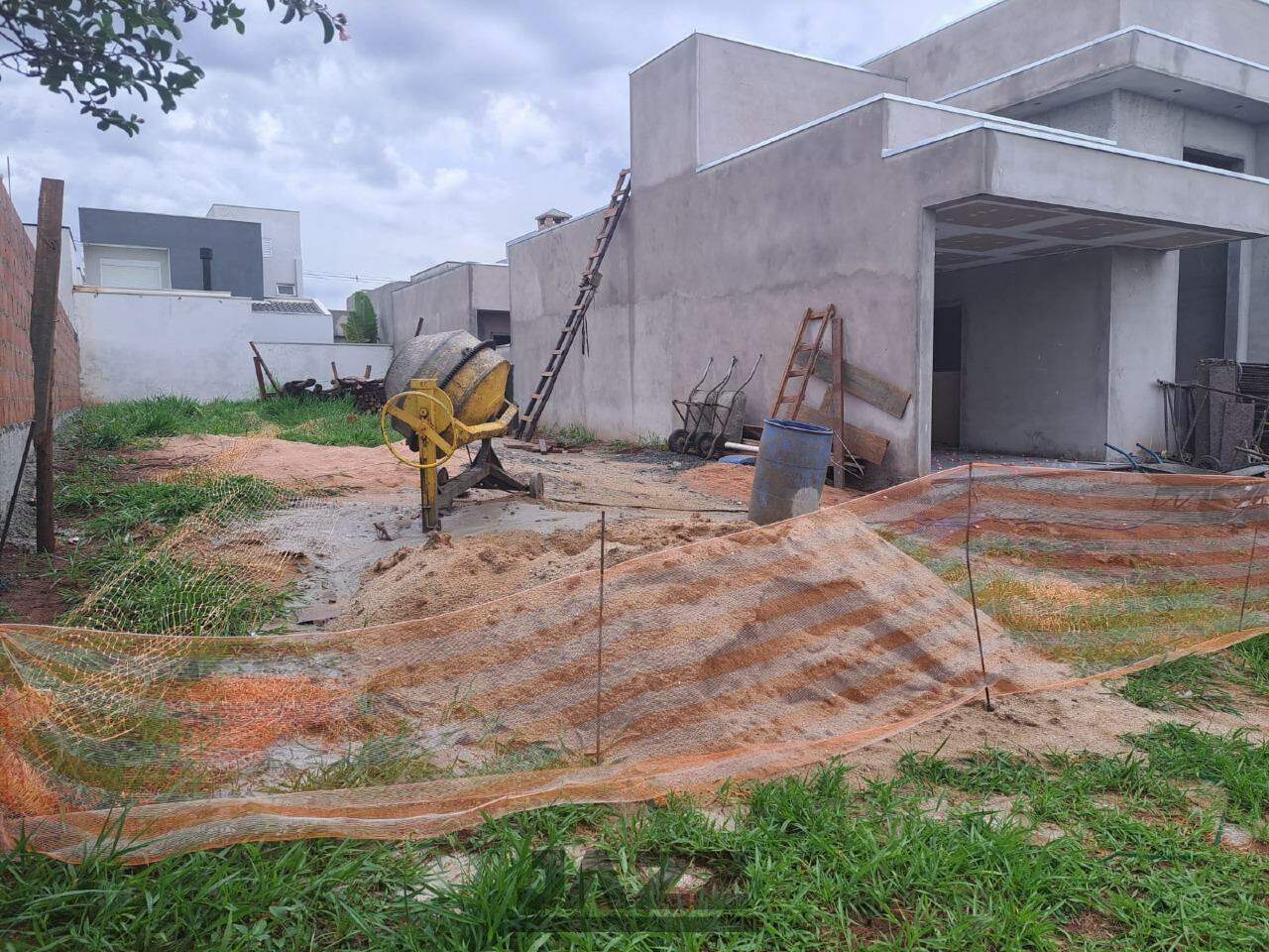 Terreno à venda, 200m² - Foto 1
